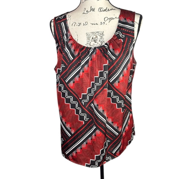 Chico’s Stylish Red Geometric Size 2 - Picture 1 of 3